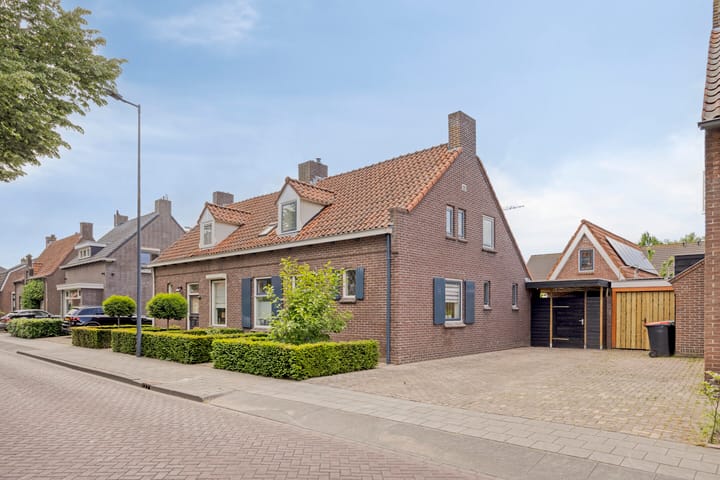 Foto 43 van Burg. Nieuwenhuijzenstraat 29