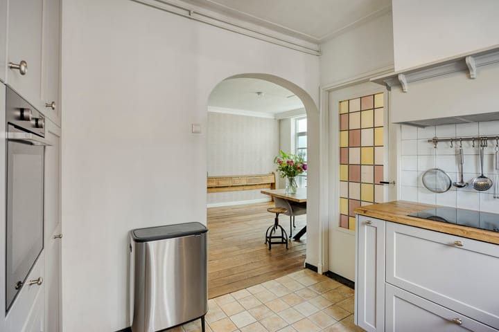 Foto 10 van Burg. Nieuwenhuijzenstraat 29