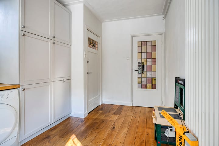 Foto 17 van Burg. Nieuwenhuijzenstraat 29