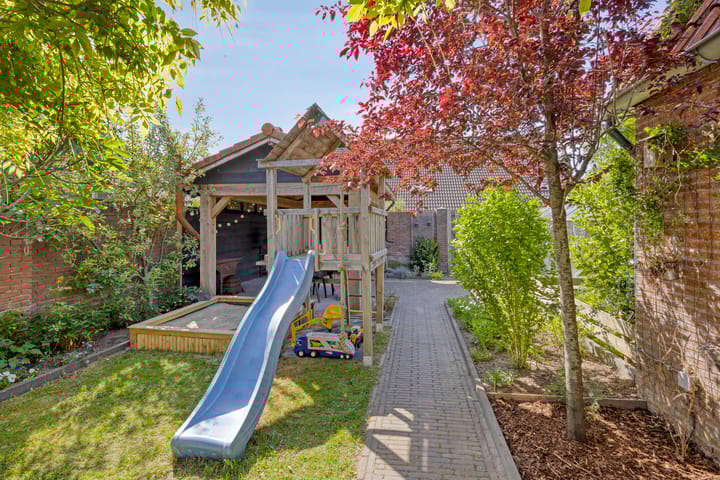 Foto 32 van Burg. Nieuwenhuijzenstraat 29