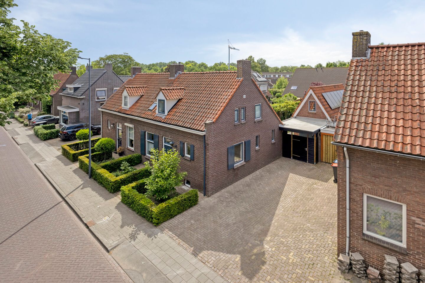 Foto 1 van Burg. Nieuwenhuijzenstraat 29