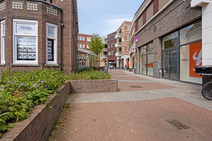 Foto 46 van Burg. Nieuwenhuijzenstraat 29