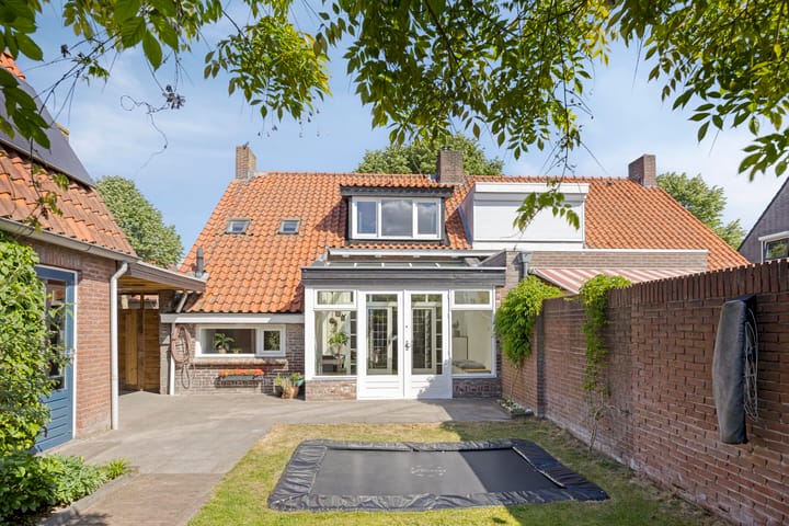 Foto 31 van Burg. Nieuwenhuijzenstraat 29