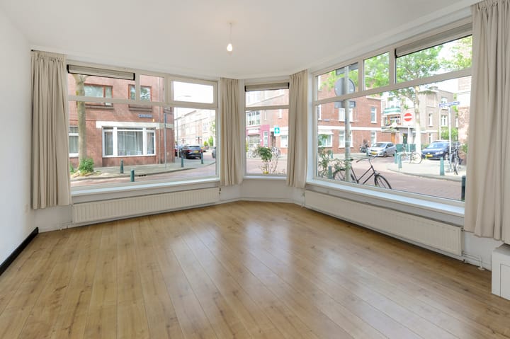 Photo 13 of Laurierstraat 143