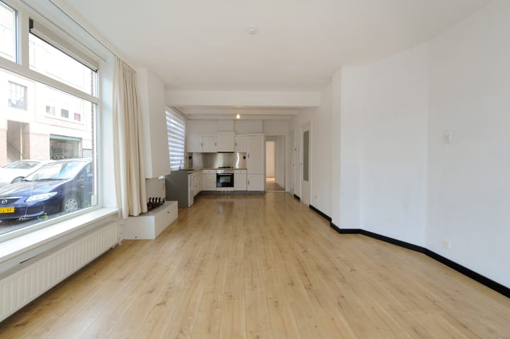 Photo 15 of Laurierstraat 143