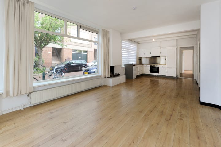 Photo 16 of Laurierstraat 143