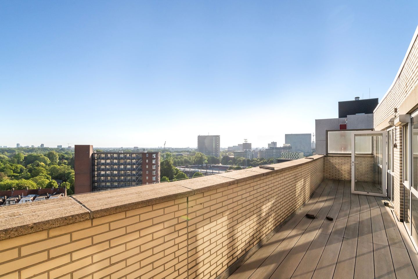 Photo 29 of Oostmaaslaan 574