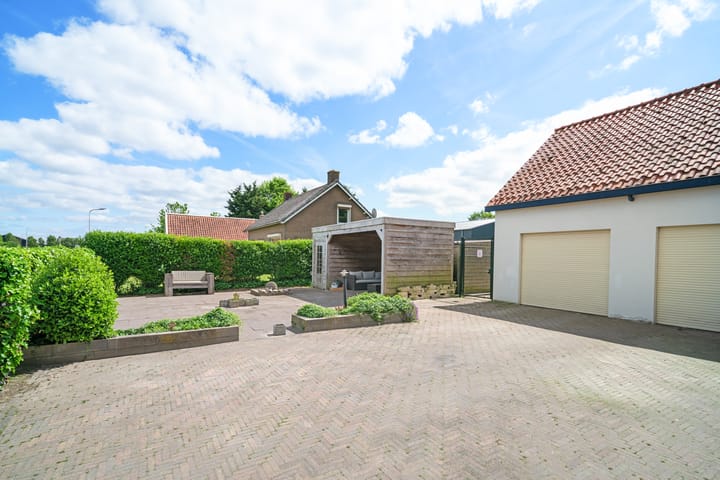 Photo 51 of Vosberg 8