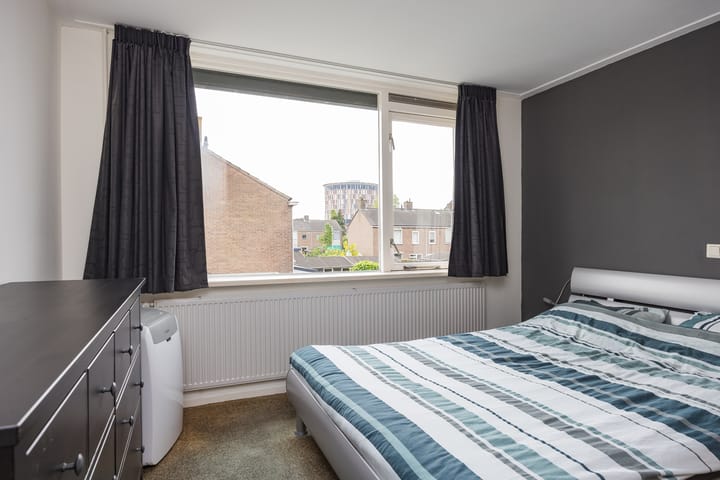 Foto 11 van van Tillstraat 16