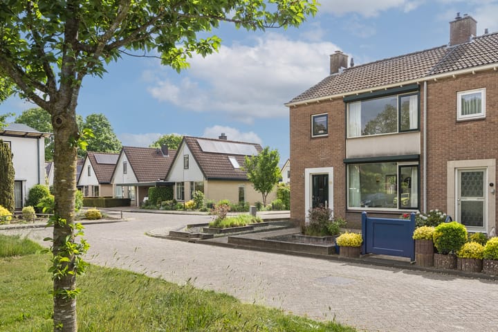 Foto 2 van van Tillstraat 16