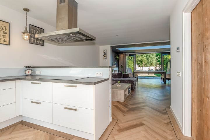 Foto 10 van C.A. van Beverenstraat 60