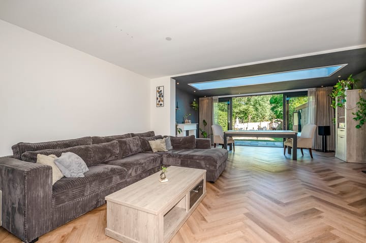 Foto 11 van C.A. van Beverenstraat 60