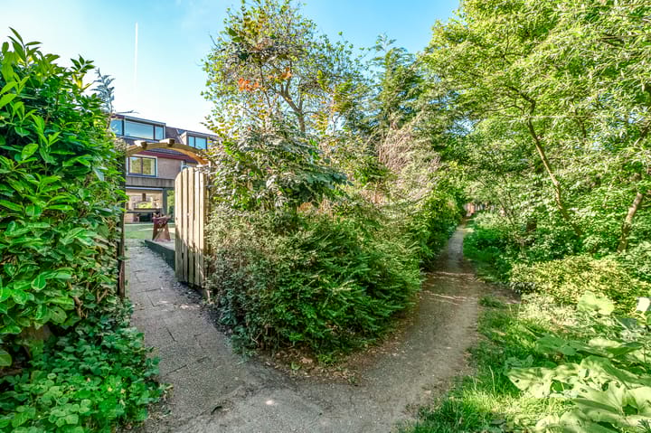 Foto 21 van C.A. van Beverenstraat 60