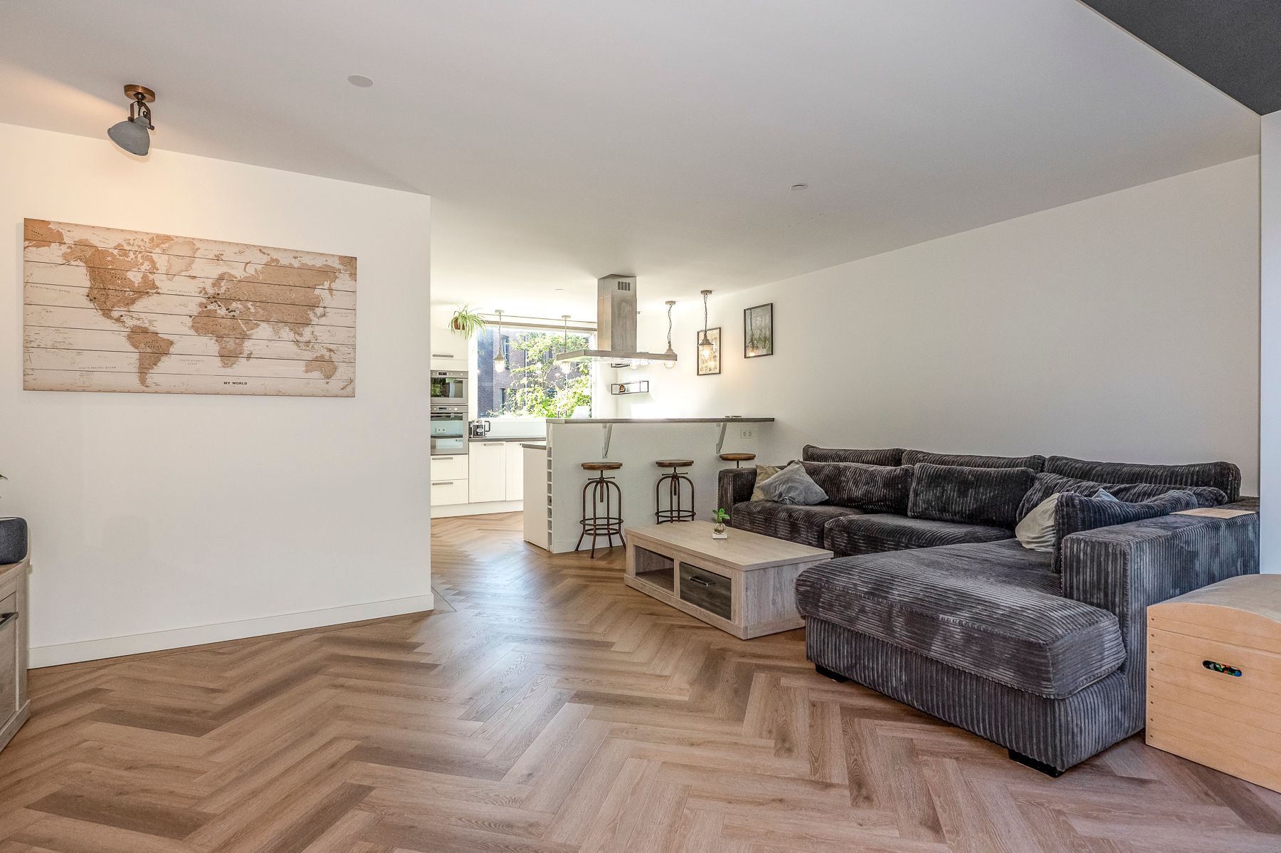 Foto 30 van C.A. van Beverenstraat 60