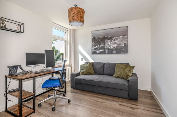 Foto 37 van C.A. van Beverenstraat 60