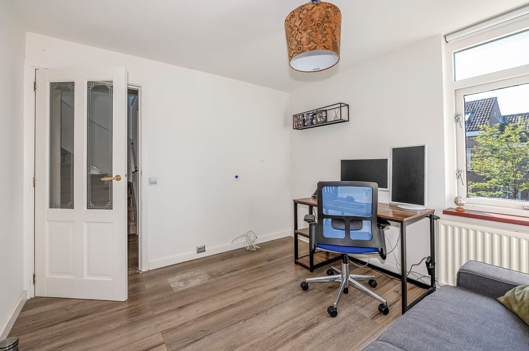 Foto 38 van C.A. van Beverenstraat 60