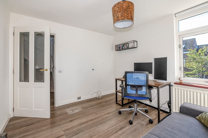 Foto 38 van C.A. van Beverenstraat 60