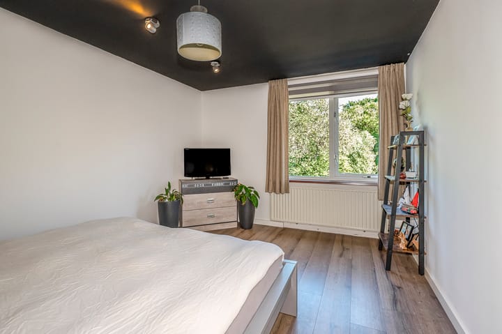 Foto 42 van C.A. van Beverenstraat 60