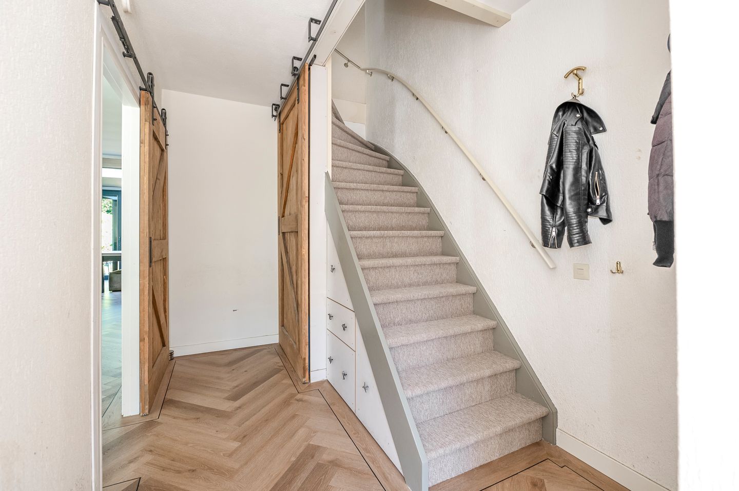 Foto 55 van C.A. van Beverenstraat 60