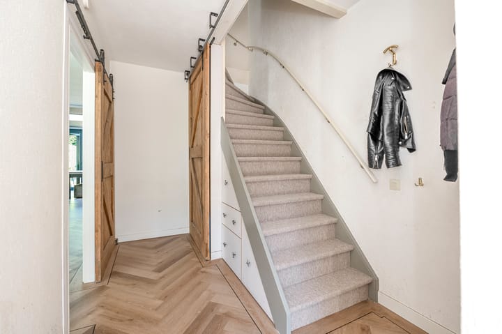 Foto 55 van C.A. van Beverenstraat 60