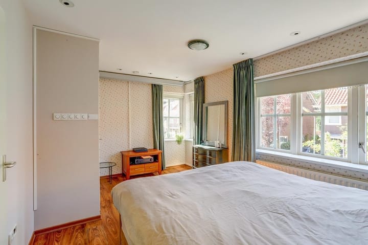 Photo 18 of Burg. Gaarlandtstraat 35