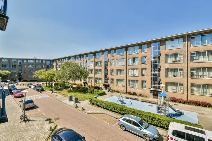 Foto 15 van Charlotte de Bourbonstraat 27-1