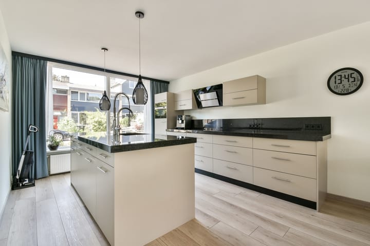 Foto 10 van Thomas à Kempislaan 10