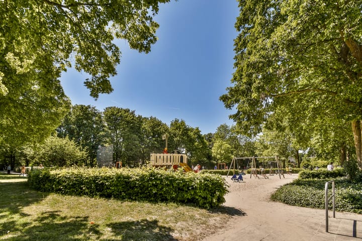 Foto 33 van Thomas à Kempislaan 10