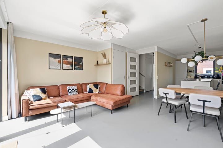 Foto 5 van Klaproos 9