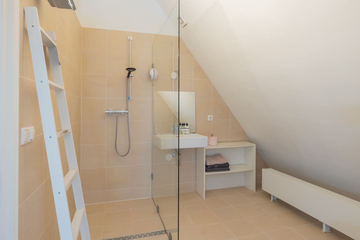 Foto 44 van Alberdingk Thijmlaan 2