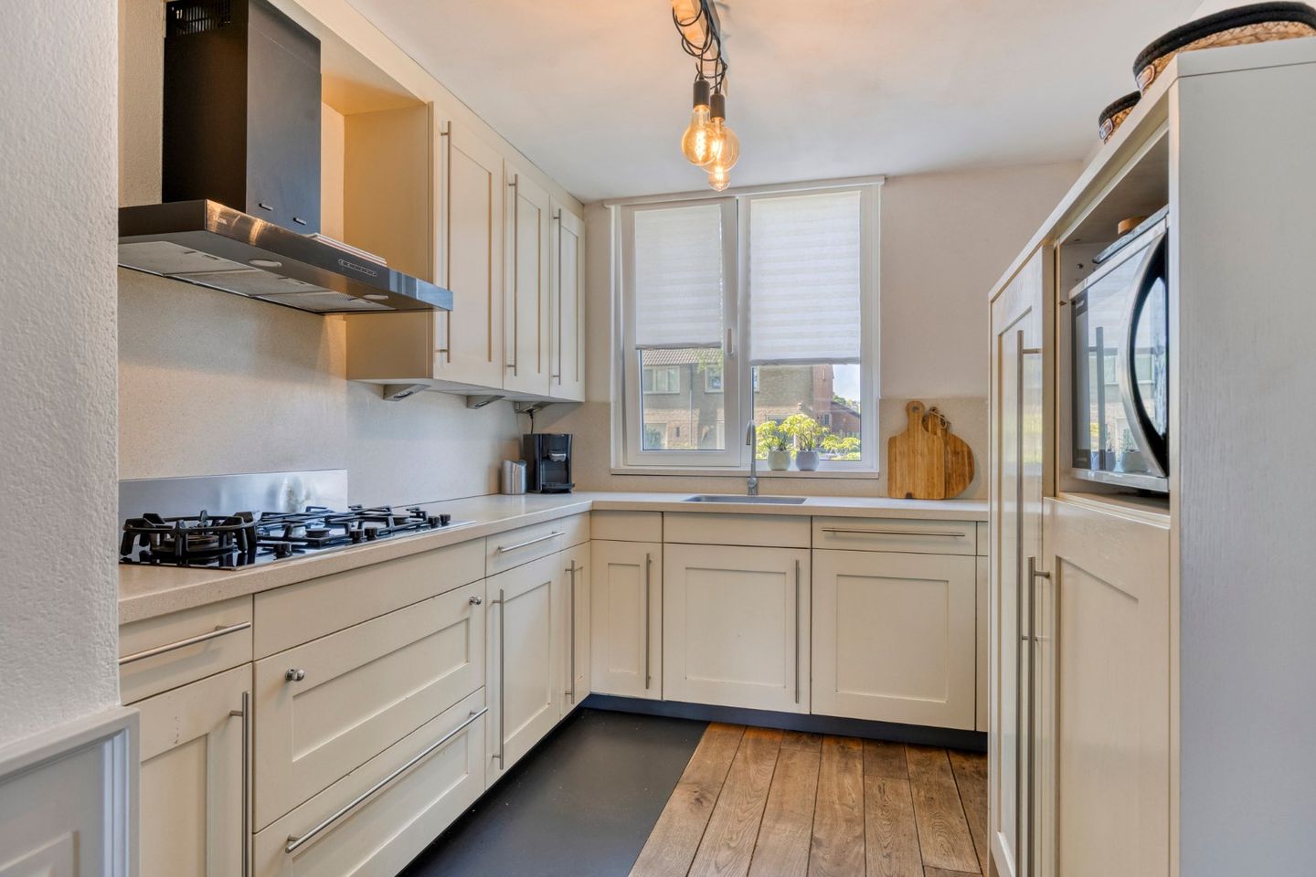 Foto 4 van Burgemeester van Kuikstraat 11