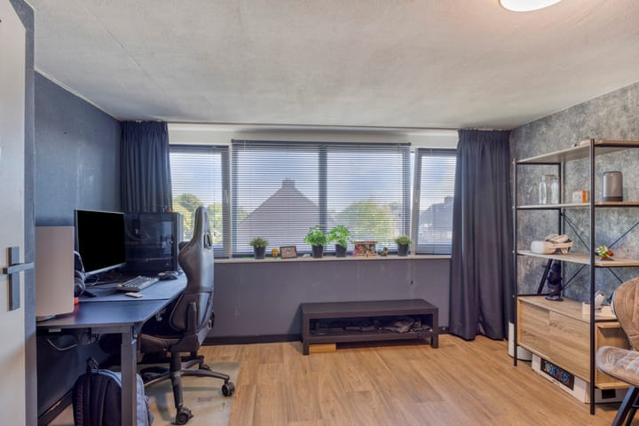 Foto 38 van Burgemeester van Kuikstraat 11