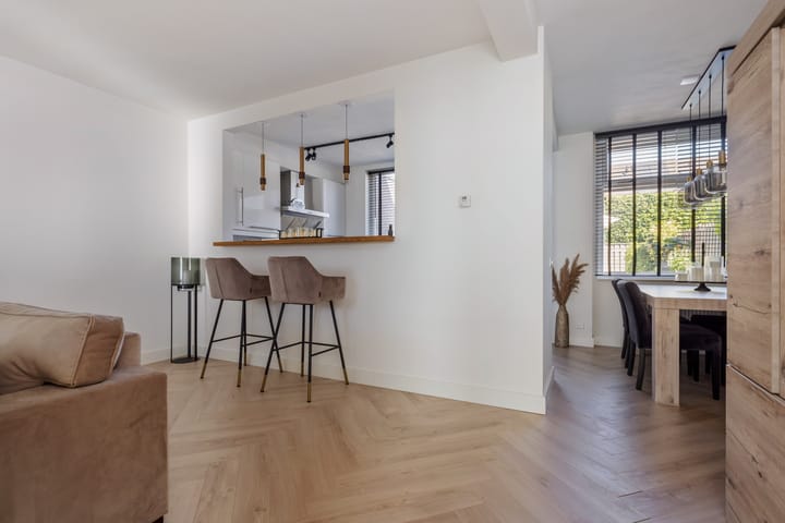 Foto 13 van Charpentierstraat 11