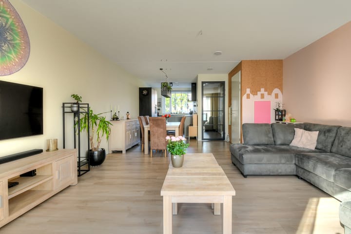 Photo 2 of Heinsiusstraat 25