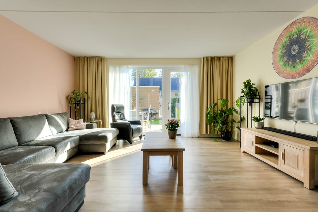 Photo 8 of Heinsiusstraat 25