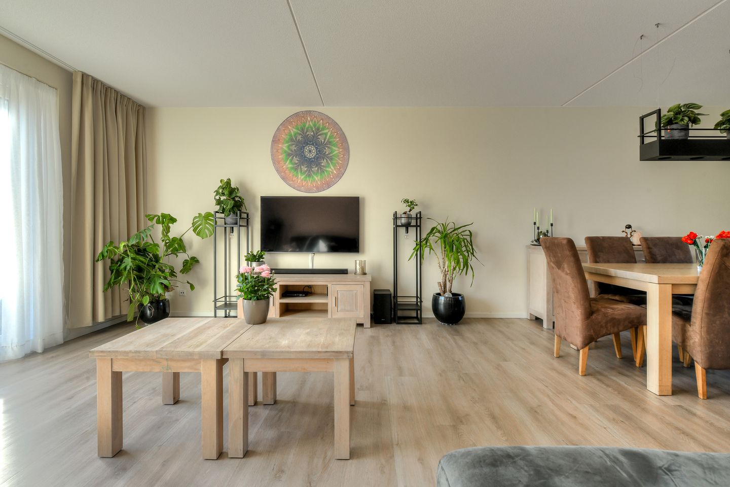 Photo 10 of Heinsiusstraat 25