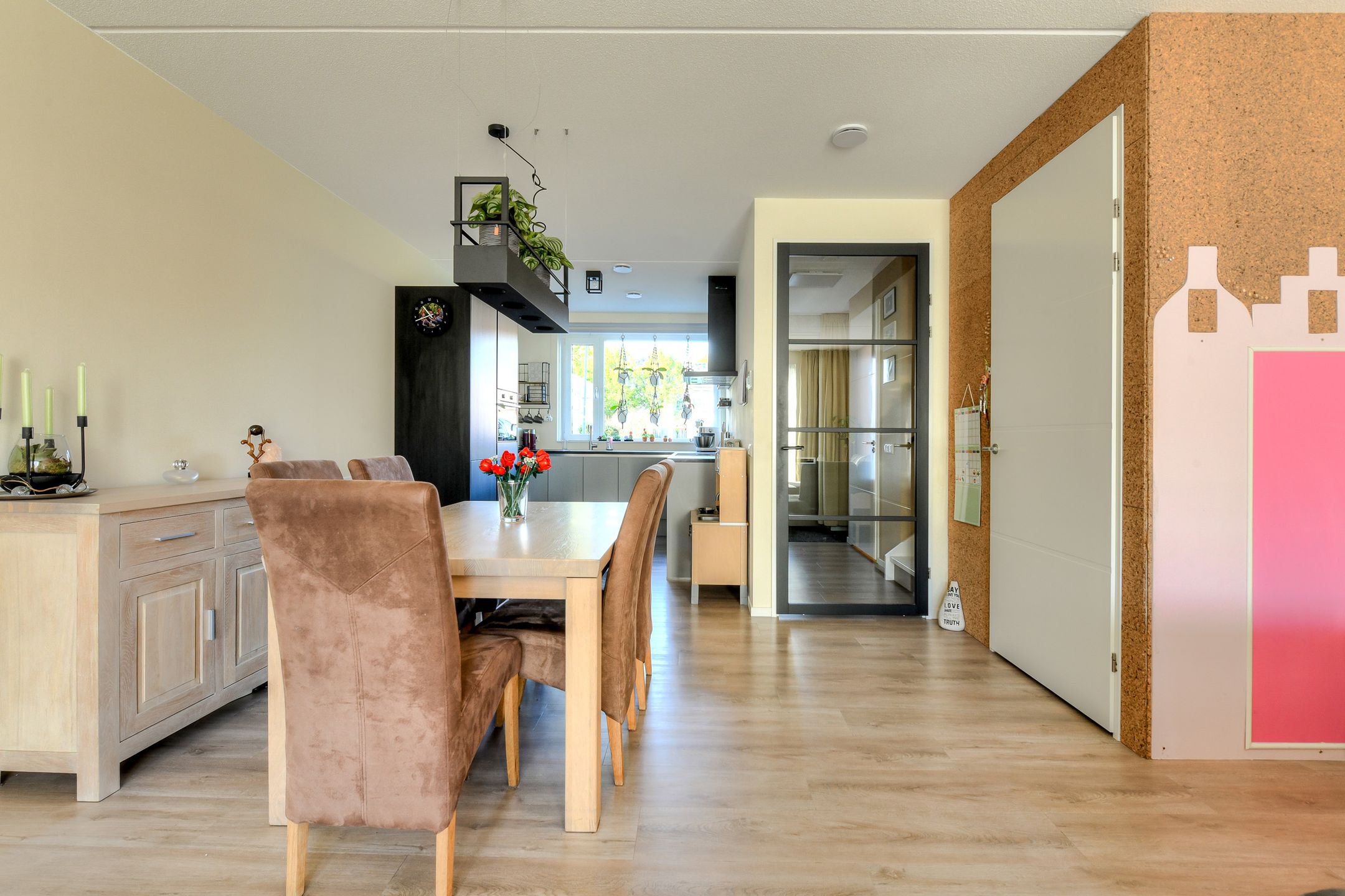 Photo 12 of Heinsiusstraat 25