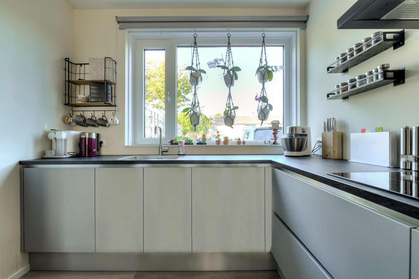 Photo 14 of Heinsiusstraat 25