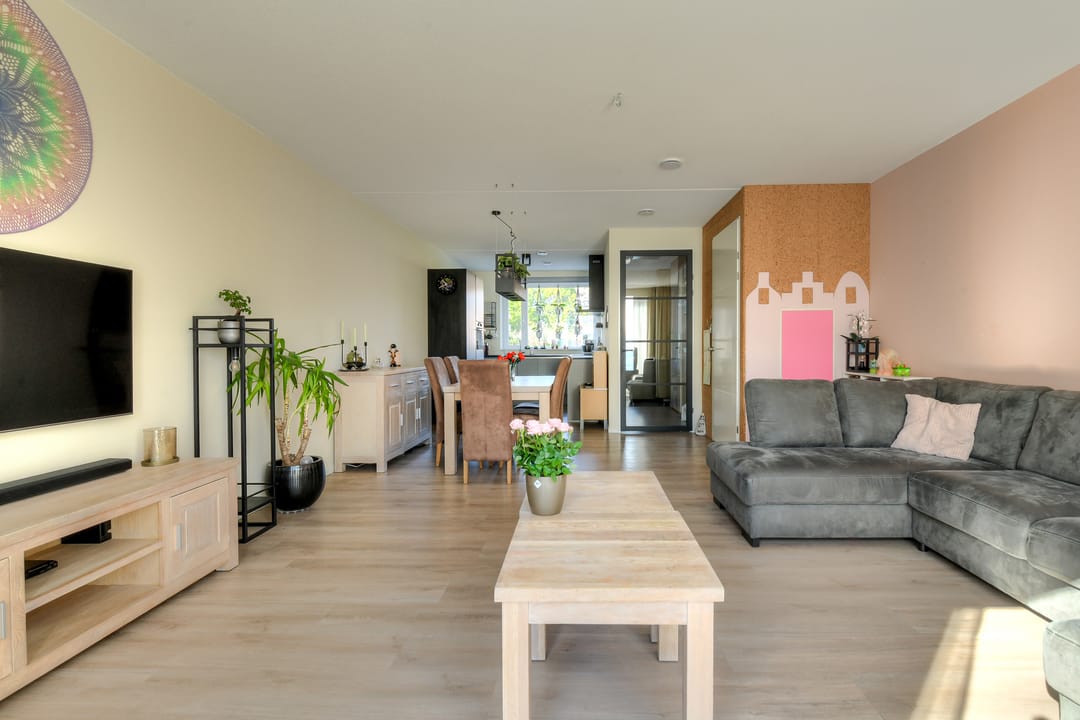 Photo 11 of Heinsiusstraat 25