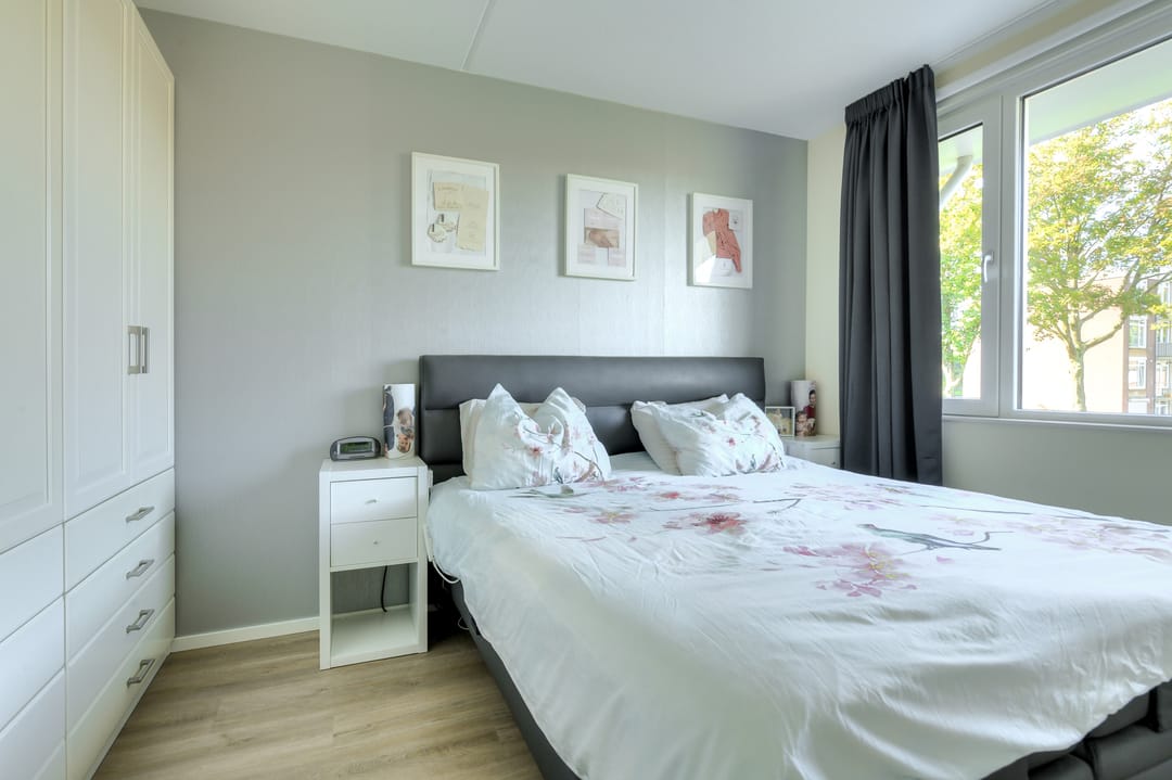 Photo 22 of Heinsiusstraat 25