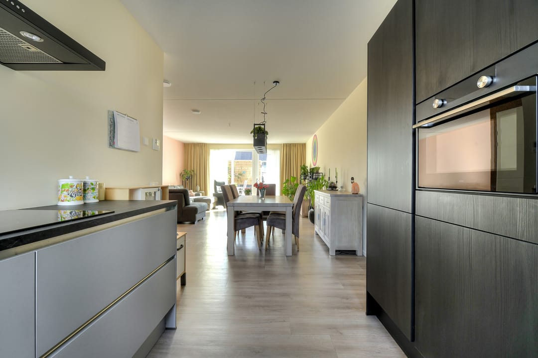 Photo 16 of Heinsiusstraat 25