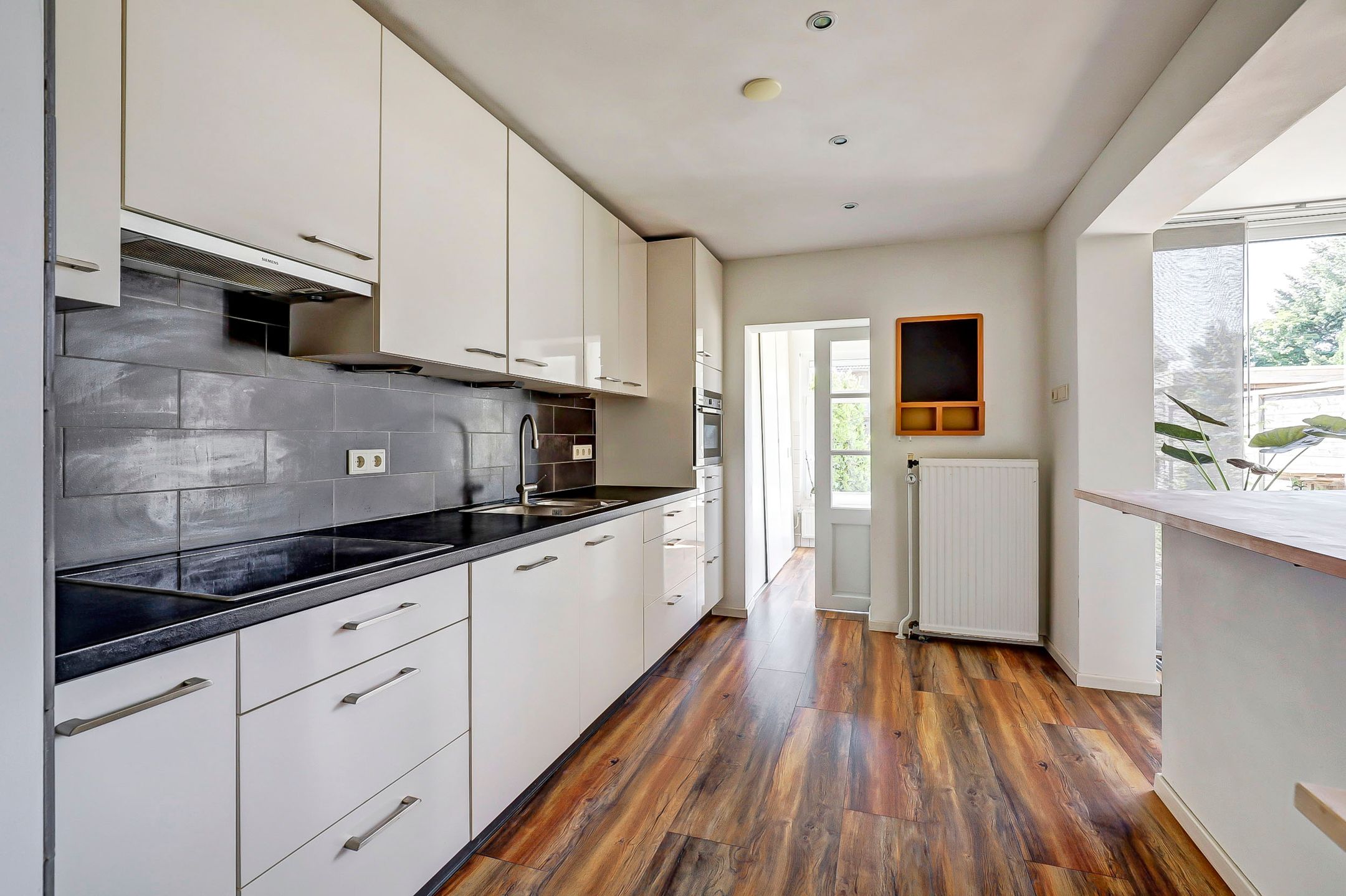 Photo 18 of Paulus Potterstraat 8