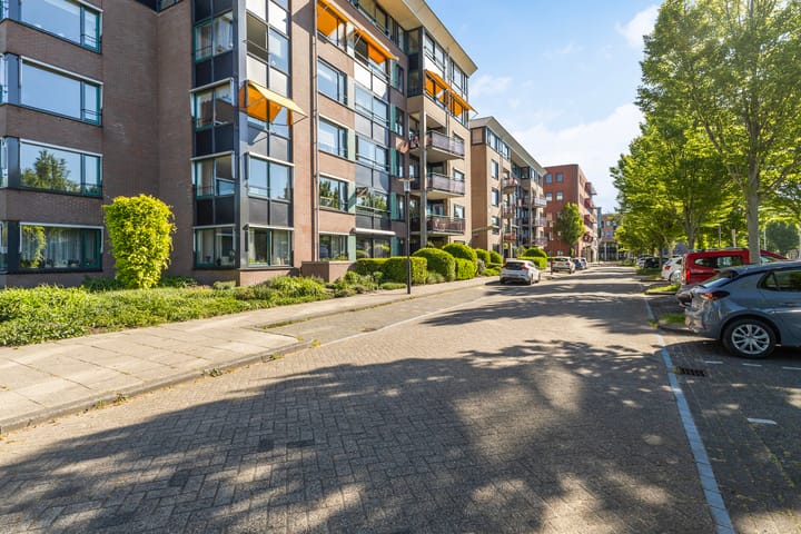 Foto 8 van Romkeslaan 100