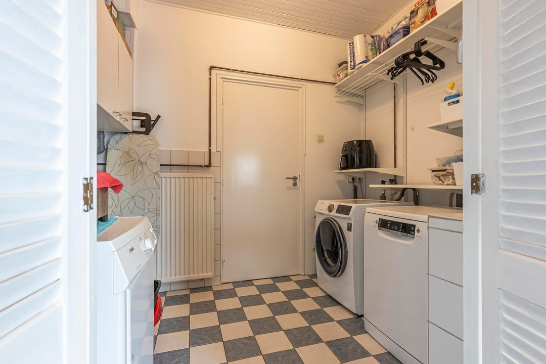 Photo 11 of Leon Biessenstraat 97