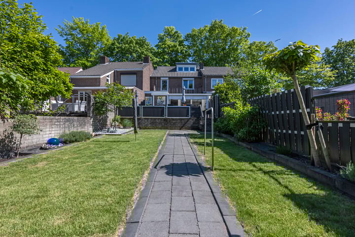 Foto 22 van Leon Biessenstraat 97