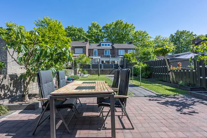 Foto 25 van Leon Biessenstraat 97