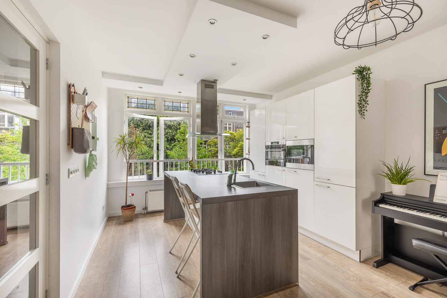 Foto 14 van Bisschopstraat 34-B