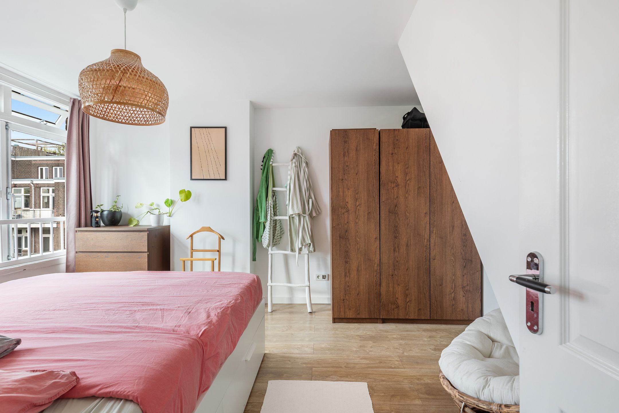 Foto 33 van Bisschopstraat 34-B