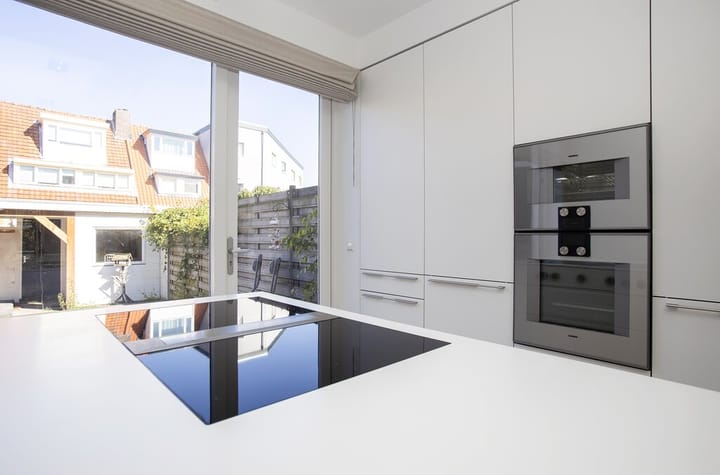 Foto 12 van Van Zuylen van Nijeveltstraat 282