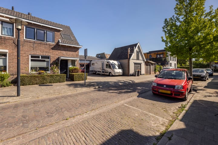 Photo 35 of Zonstraat 6